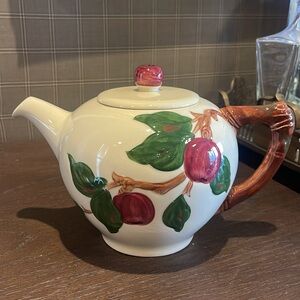 Vintage Franciscan Ware Teapot